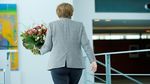 So Sweet! Saat Kanselir Jerman Terima Bunga Valentine