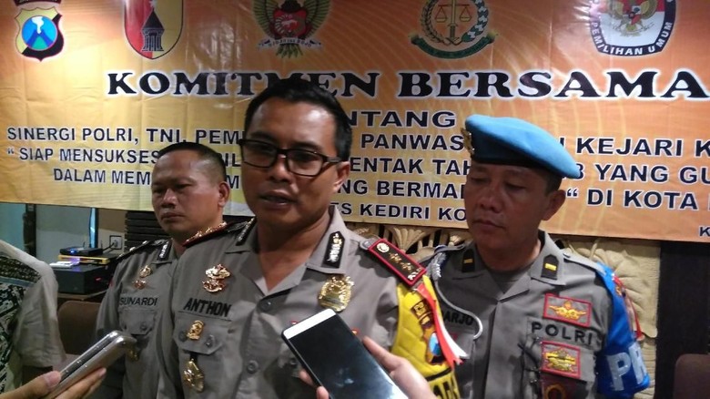 Polisi Ambil Alih Kasus Pelajar Bikin Video Mesum Bareng Pacar Polisi Ambil Alih Kasus Pelajar Bikin Video Mesum Bareng Pacar