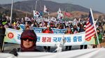 Foto Kim Jong Un Dirobek Saat Demo Anti Korut di Korsel