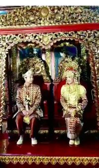 Raditya Dika dan Anissa Aziza.