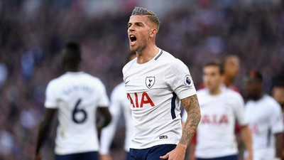 Bek-bek Top yang Bisa ke MU di Januari