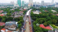 Pada akhir bulan Maret, kereta pertama MRT yang dibuat oleh Nippon Sharyo akan tiba di Indonesia. Selain itu, listrik juga mulai disalurkan pada April 2018.