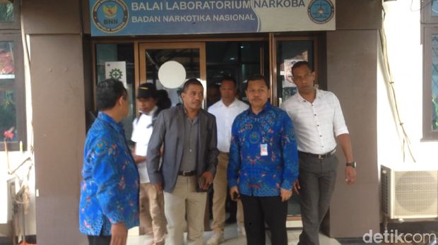 BNN Uji Coba Sampel Diduga Bahan Baku Pil PCC dari Timur Leste 