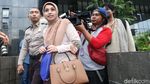Senyum Manis dr Nadia Usai Diperiksa KPK