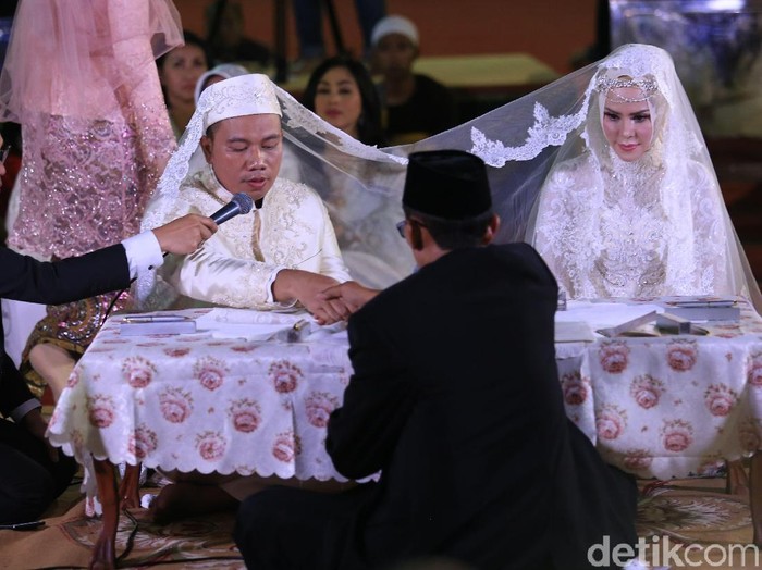  Gaun Pengantin Jawa Hijab 