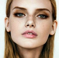 Aku akan sangat menyarankan sebaiknya datang ke profesional karena bisa bahaya dan berisiko tinggi menyebabkan infeksi, kata Amethyst Rose kepada Allure. Foto: istimewa