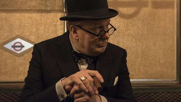Penampilan Gary Oldman dari Band Punk Legenda Hingga Tokoh Politik Dunia Penampilan Gary Oldman dari Band Punk Legenda Hingga Tokoh Politik Dunia