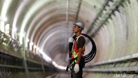 Pembangunan MRT terus digenjot agar dapat beroperasi sesuai jadwal yang telah ditentukan, yakni 2019 mendatang.