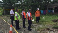 Sayang, Direktur Operasional PT Kereta Api Indonesia (PT KAI) Slamet Susanto menolak dimintai keterangan lebih lanjut terkait kondisi rel di bawah underpass dekat titik longsor.