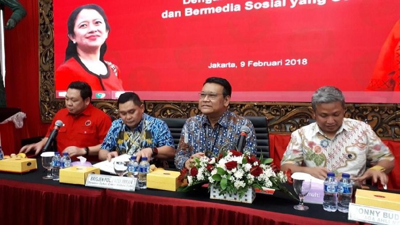 Pengamat Sebut PDIP Dapat Penilaian Negatif di Jabar, Ini Penyebabnya Pengamat Sebut PDIP Dapat Penilaian Negatif di Jabar, Ini Penyebabnya