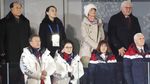 Jabat Tangan Bersejarah Adik Kim Jong Un dan Presiden Korsel