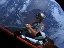 Berkelana ke Mars, Starman dan Tesla Terus Jadi Meme Kocak