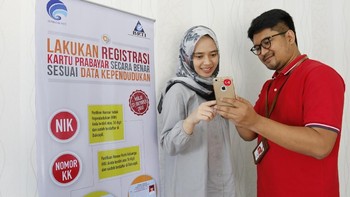 Telkomsel memberikan bonus bagi pelanggan prabayar yang telah melakukan registrasi ulang berupa paket internet 10GB, telepon gratis 150 menit dan 75 SMS hanya dengan Rp 10. Paket bonus ini berlaku selama tiga hari dan ditawarkan secara otomatis melalui SMS bagi pelanggan yang sukses registrasi dan telah berlangganan lebih dari tiga bulan.  (Foto: Dok. Telkomsel)