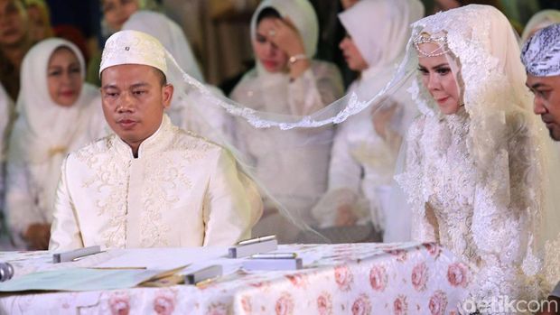 Angel Lelga-Vicky Prasetyo Resmi Nikah, Komedian Gareng Tutup Usia 