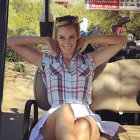 Paige menilai bahwa pakaian merupakan bagian dari kebebasan. Ia pun merasa tidak sesuai dengan pakaian biasa olahraga dan bertujuan untuk mengubah penampilan permainan untuk menjadikan aksi yang lebih baik di lapangan. Foto: Instagram