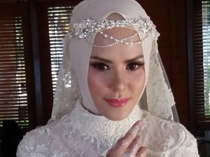Ini Alasan Angel Lelga Sembunyi di Kamar Saat Digerebek