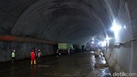 Pembangunan terowongan tersebut dilakukan oleh kontraktor asal China, Metallurgy Corporation of China (MCC).