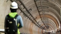 Tak banyak pekerja yang mondar-mandir di stasiun ini, sehingga suasana pekerjaan pun tidak bising layaknya pekerjaan sebuah proyek yang sedang berlangsung. Rengga Sancaya/detikcom.