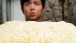 10 Pose Keseruan Nicky Tirta Bersama Kue Cantik Buatan Sendiri