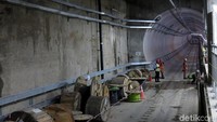 Pekerjaan di Stasiun Senayan saat ini telah mencapai pekerjaan mechanical, engineering, dan electrical. Eduardo Hasian Simorangkir/detikcom.