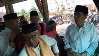 Salah satu hal yang diperbincangkan adalah mengenai keindahan Masjid Raya Sumbar.