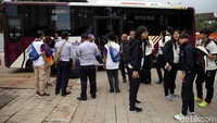 Bus tersebut akan mengantar para atlet dari Kemayoran ke Senayan maupun sebaliknya.
