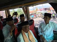 Usai Salat Jumat, Jokowi Ajak Ulama Sumbar Makan Siang Bersama