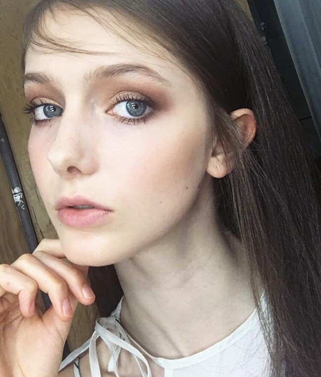 Savanna juga menawan karena memiliki sorot mata berwarna biru yang menakjubkan. Foto: Instagram