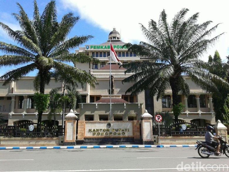 Kepala BKD Ponorogo Imbau PNS yang Tak Disiplin Ditertibkan Kepala BKD Ponorogo Imbau PNS yang Tak Disiplin Ditertibkan