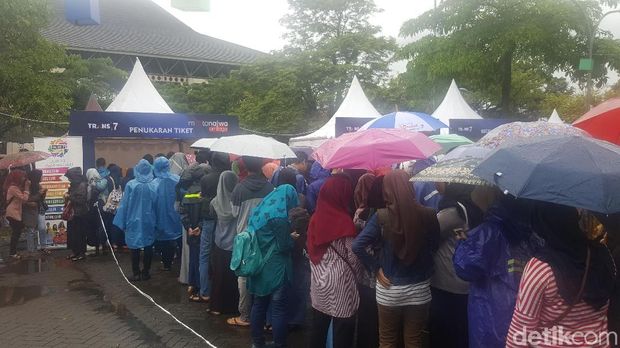 Antrian Mengular, Tukar Tiket Mata Najwa di Malang