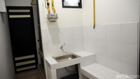Ruang dapur yang disediakan juga telah dilengkapi dengan saluran pipa gas alam.