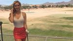 Foto: Gaya Liburan Pegolf Cantik yang Seksi Banget