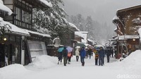 Desa Shirakawa-go berada di Gifu, pegunungan di sisi barat Pulau Honshu, Jepang. Ini adalah bagian dari Honshu yang mengalami salju duluan (Fitraya/detikTravel)