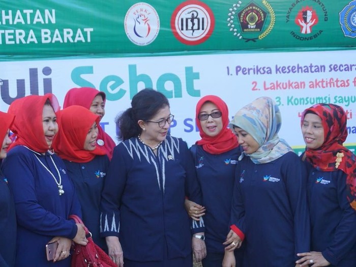 Menkes Nila anjurkan wartawan untuk periksa kesehatan secara teratur. Foto: Dokumentasi Kemenkes Menkes Nila anjurkan wartawan untuk periksa kesehatan secara teratur. Foto: Dokumentasi Kemenkes