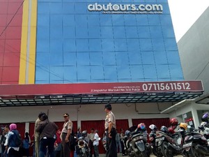 Tak Kunjung Berangkat, Jemaah Umrah Geruduk Kantor Travel di Sumsel