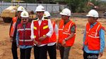 Di Kaki Bukit, Jokowi Resmikan Proyek Tol Padang-Pekanbaru