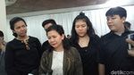Air Mata Keluarga di Rumah Duka Advent Bangun