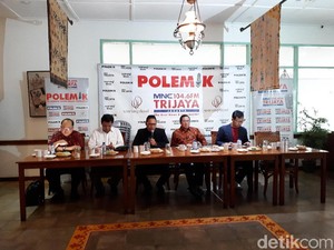 Momen Panas Pengacara SBY Vs Firman Wijaya