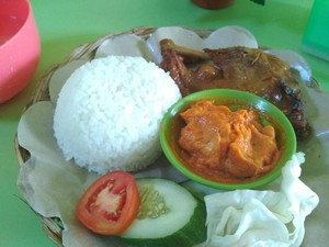 Bebek Goreng Sambal Durian, Rasanya Bikin Ketagihan