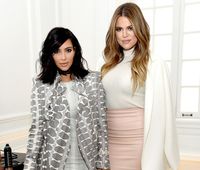 Kim dan Khloe Kardashian Terciduk Ngantre Pakai Rolls-Royce di McD