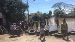 Foto: Jalur Cilegon-Anyer Putus karena Banjir