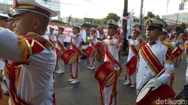 Atraksi marching band di DPP Gerindra