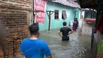 Foto: Jalur Cilegon-Anyer Putus karena Banjir