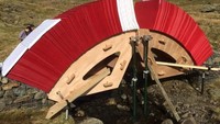 Jembatan ini dibentuk dengan menggunakan kerangka khusus yang terbuat dari kayu. Istimewa/gizmodo.
