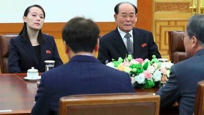Foto: Senyum Hangat di Pertemuan Dua Korea yang Bermusuhan