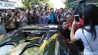 Hobi dengan mobil mewah terlebih supercar memang menjadi sorotan tersendiri. Seperti yang dilakukan Hotman Paris, Raffi Ahmad, dan Pencinta mobil superlainnya. Foto: Ruly Kurniawan