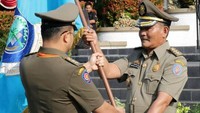 Serah terima jabatan digelar di halaman kantor Wali Kota Pangkalpinang pada Jumat (9/2/2018) siang. Pool/Pemkot Pangkalpinang.