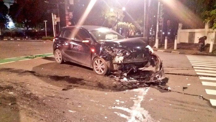 Diduga Sopir Ngantuk, 3 Mobil Kecelakaan di Menteng