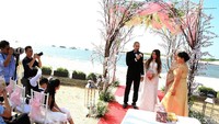 Pernikahan Okan Cornelius dan May Lee berkonsep outdoor. (Foto: Palevi S)