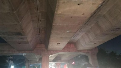 Potret Flyover Busway Tendean yang Memang Didesain Retak